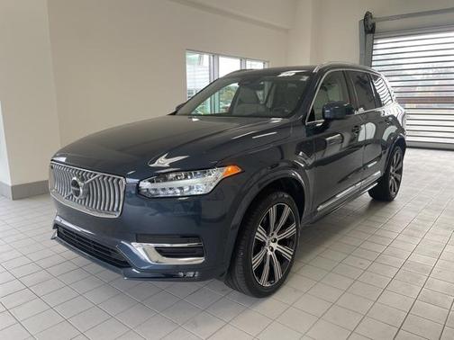 2024 Volvo XC90 B5 Plus Bright Theme