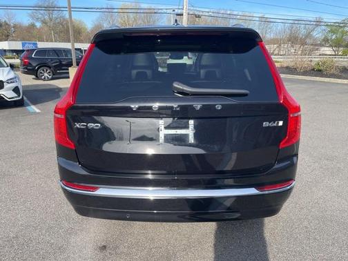 2023 Volvo XC90 B6 Ultimate 7-Seater