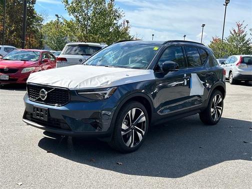 2026 Volvo XC40 B5 Ultra