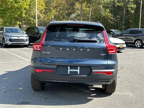 2026 Volvo XC40 B5 Ultra