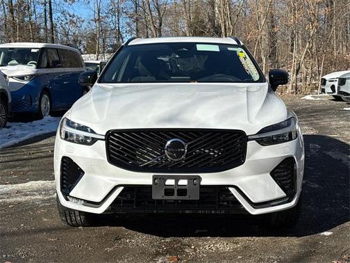 2026 Volvo XC60 B5 Plus