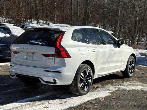 2026 Volvo XC60 B5 Plus