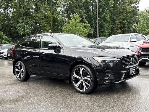 Onyx Black 2024 Volvo XC60 B5 Ultimate Dark
