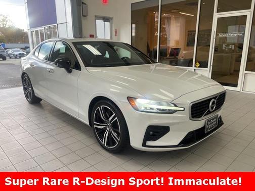 2019 Volvo S60 T6 R-Design