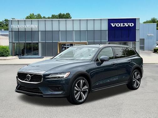 Denim Blue 2025 Volvo V60 Cross Country Plus