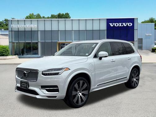 2024 Volvo XC90 Recharge Plug-In Hybrid T8 Plus Bright Theme 7-Seater