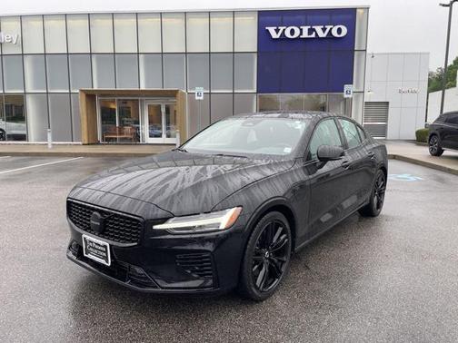 2023 Volvo S60 Recharge Plug-In Hybrid T8 Core Black Edition
