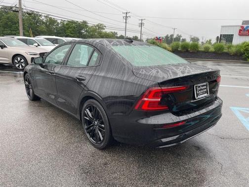 2023 Volvo S60 Recharge Plug-In Hybrid T8 Core Black Edition