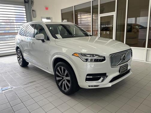 2024 Volvo XC90 B5 Plus Bright Theme