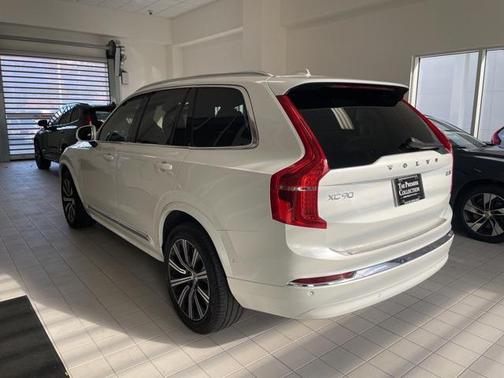 2024 Volvo XC90 B5 Plus Bright Theme