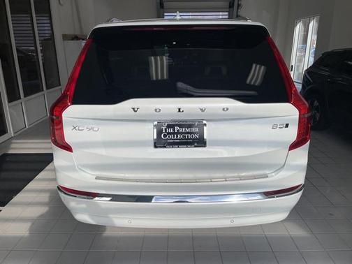 2024 Volvo XC90 B5 Plus Bright Theme