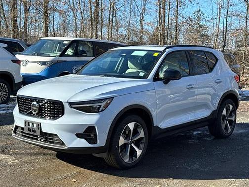 2026 Volvo XC40 B5 Plus