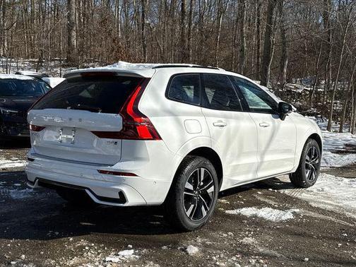 2026 Volvo XC60 B5 Plus