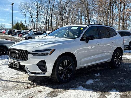 2026 Volvo XC60 B5 Plus