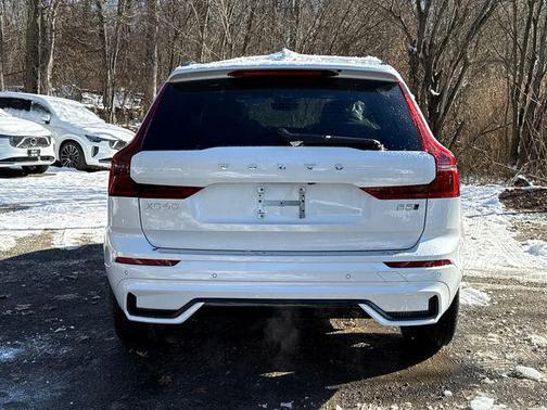 2026 Volvo XC60 B5 Plus