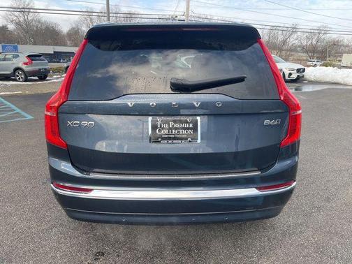 2024 Volvo XC90 B6 Plus Bright Theme 6-Seater