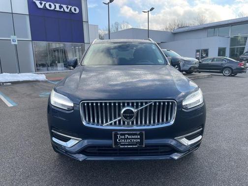 2024 Volvo XC90 B6 Plus Bright Theme 6-Seater