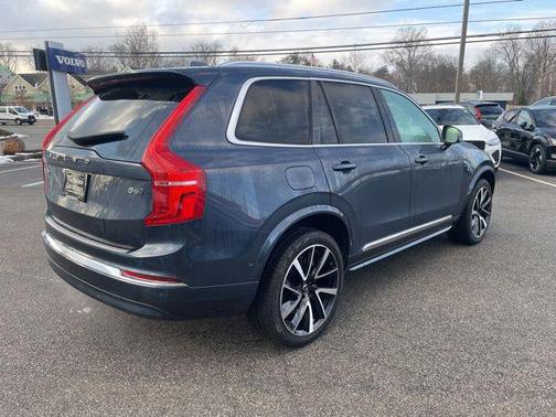2024 Volvo XC90 B6 Plus Bright Theme 6-Seater