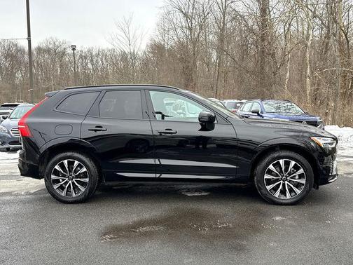 2025 Volvo XC60 B5 Plus