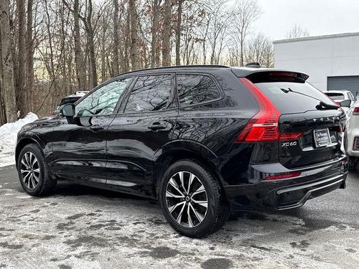 2025 Volvo XC60 B5 Plus