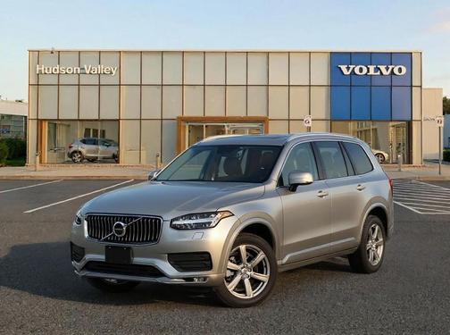 2025 Volvo XC90 B5 Plus