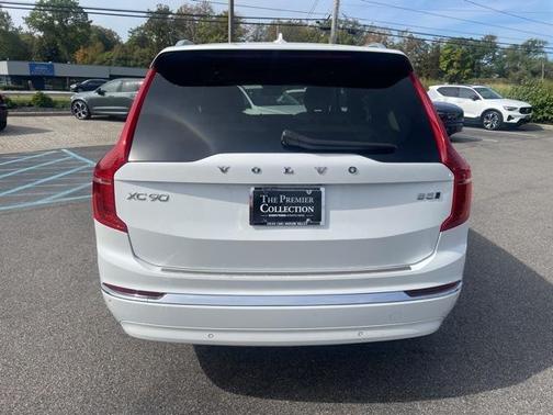 2024 Volvo XC90 B5 Core Bright Theme