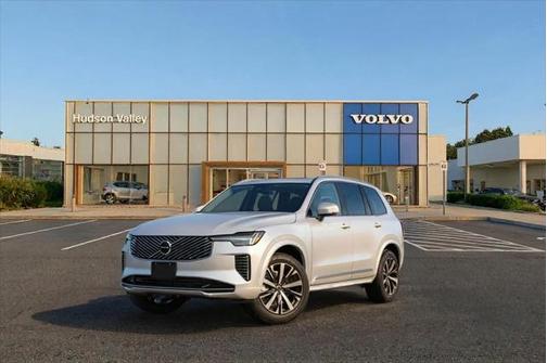 2025 Volvo XC90 B5 Core