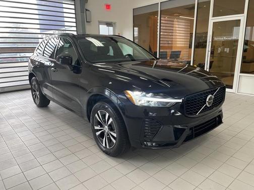 2025 Volvo XC60 B5 Core