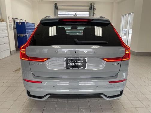 2025 Volvo XC60 B5 Plus