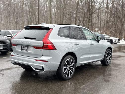 2025 Volvo XC60 B5 Plus
