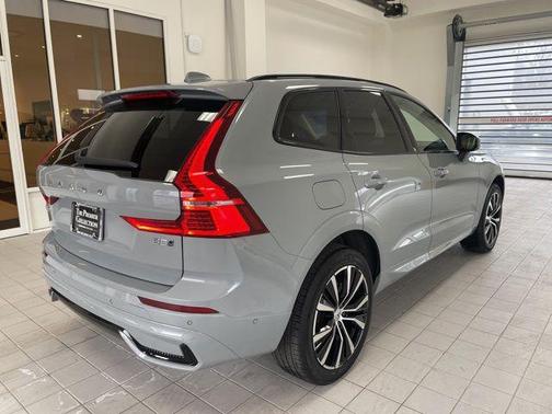 2025 Volvo XC60 B5 Plus