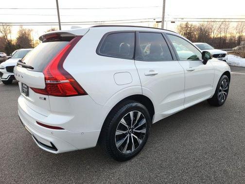 2025 Volvo XC60 B5 Plus