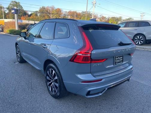 2023 Volvo XC60 B5 Plus Dark Theme