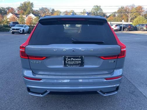 2023 Volvo XC60 B5 Plus Dark Theme