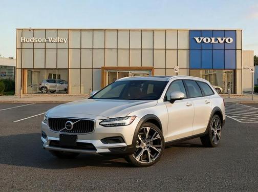 2025 Volvo V90 Cross Country B6 Ultra