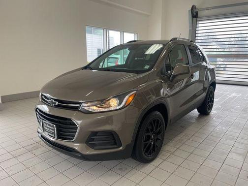 Stone Gray Metallic 2022 Chevrolet Trax LT