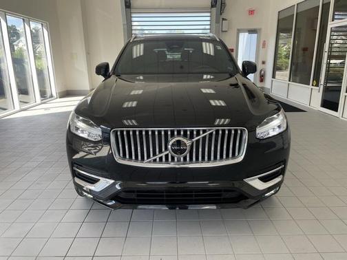 2024 Volvo XC90 B5 Plus Bright Theme