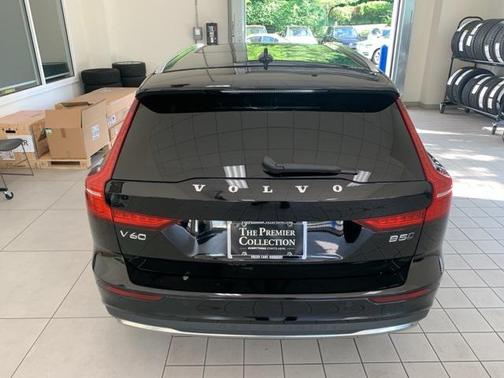 2023 Volvo V60 Cross Country B5 Ultimate
