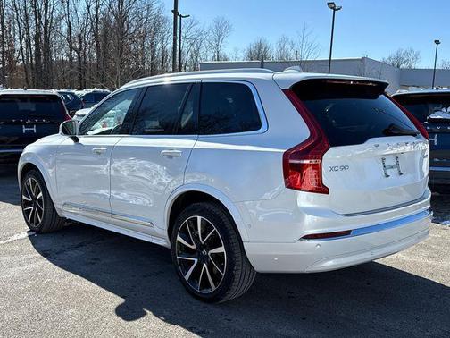 2024 Volvo XC90 B6 Plus Bright Theme 7-Seater