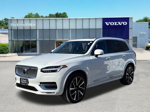 2024 Volvo XC90 B6 Plus Bright Theme 7-Seater