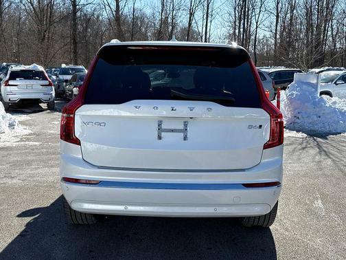 2024 Volvo XC90 B6 Plus Bright Theme 7-Seater