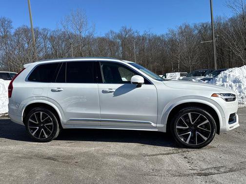 2024 Volvo XC90 B6 Plus Bright Theme 7-Seater