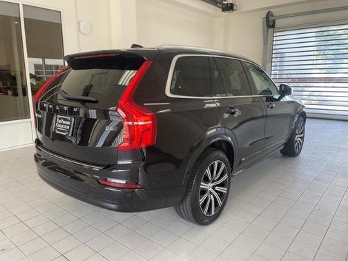 2023 Volvo XC90 B6 Core
