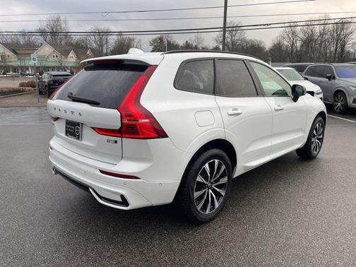 2025 Volvo XC60 B5 Plus