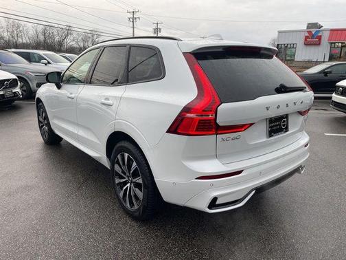 2025 Volvo XC60 B5 Plus