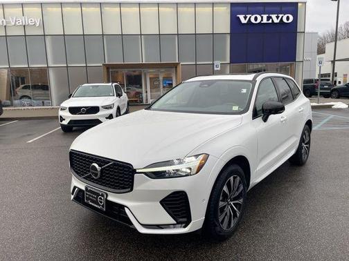 2025 Volvo XC60 B5 Plus