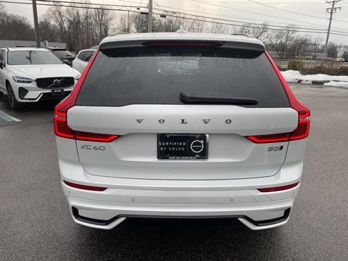 2025 Volvo XC60 B5 Plus