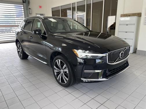 2023 Volvo XC60 B5 Plus Bright Theme