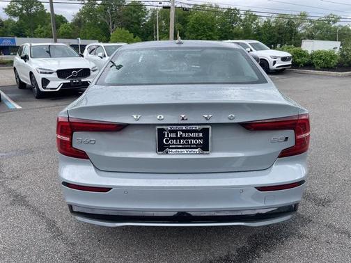 2025 Volvo S60 B5 Core