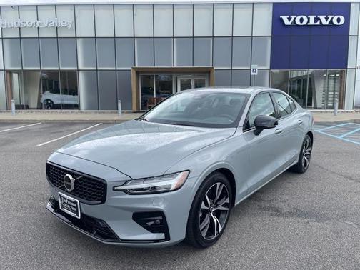 2025 Volvo S60 B5 Core